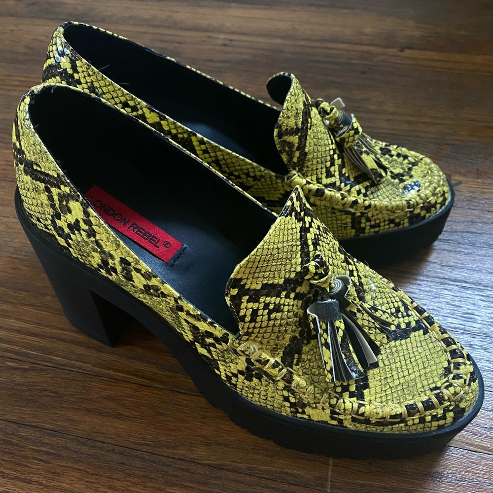 London Rebel Yellow Snake Chunky Platform Shoes (sz 40)